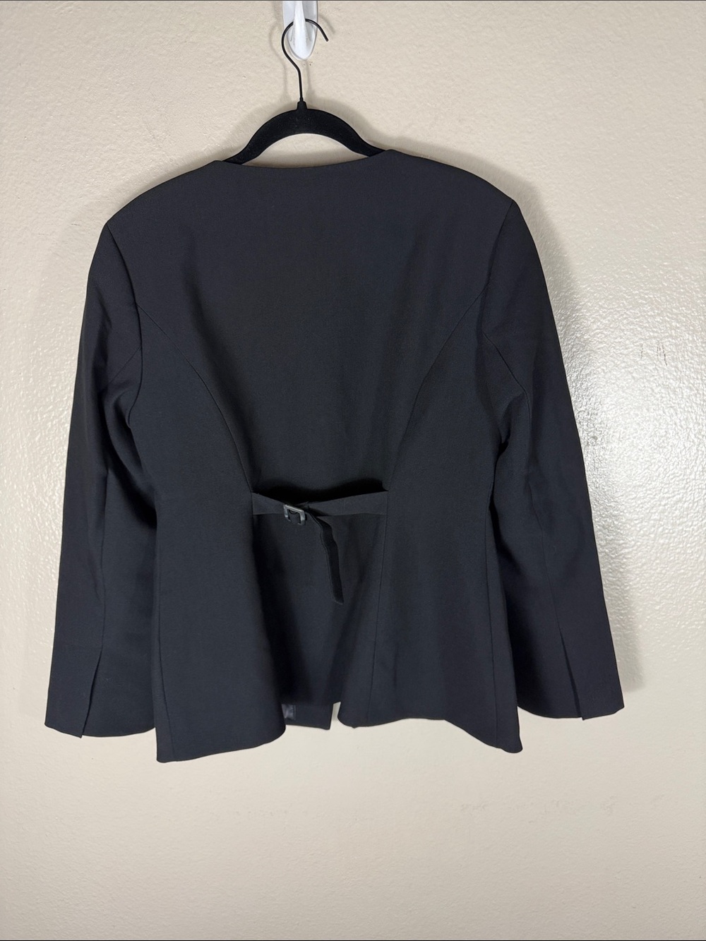 ALIGNE Daphne Waisted Blazer in Black - Picture 10 of 11